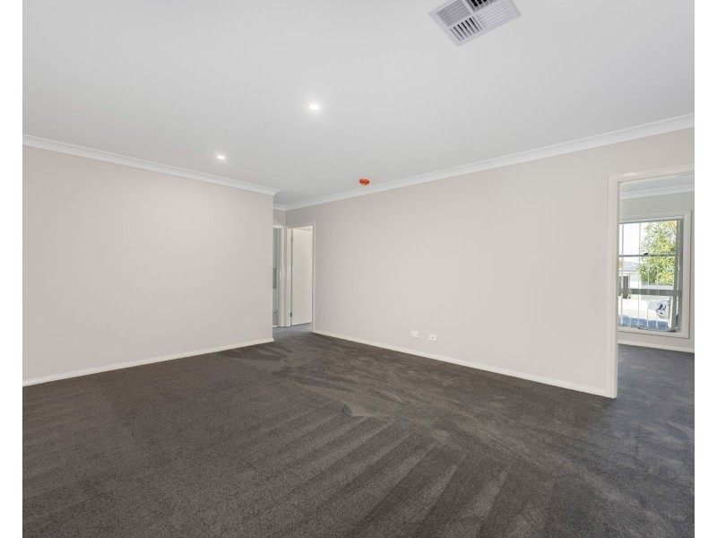 17 Hilltop Grove, Cliftleigh NSW 2321