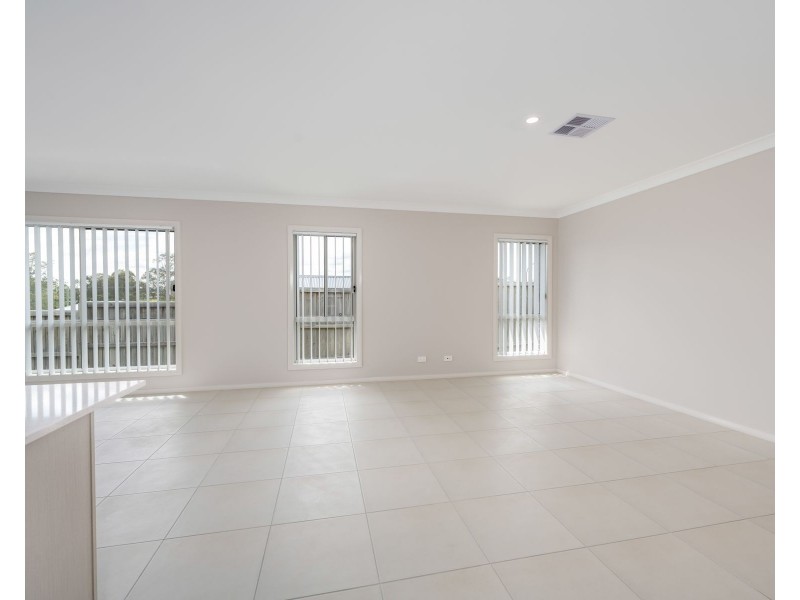 17 Hilltop Grove, Cliftleigh NSW 2321