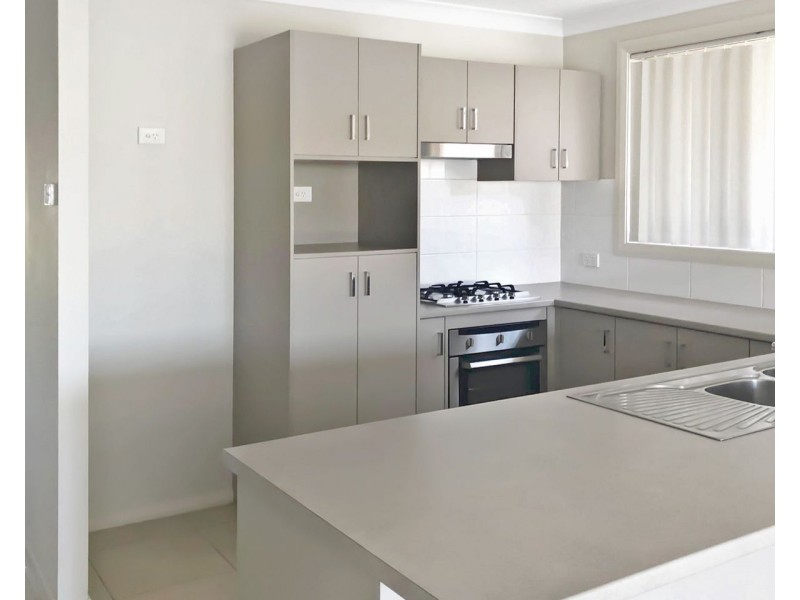 1/74 Redgum Cct, Aberglasslyn NSW 2320