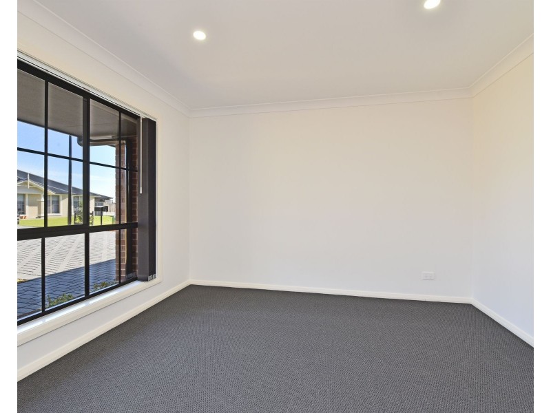 10 Corvina Circuit, Cliftleigh NSW 2321