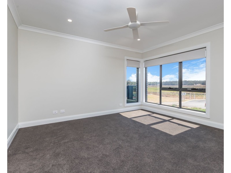 11 Chamomile Street, Chisholm NSW 2322