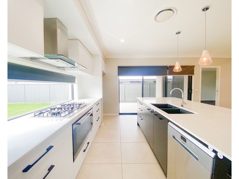 10 Conquest Close, Rutherford NSW 2320
