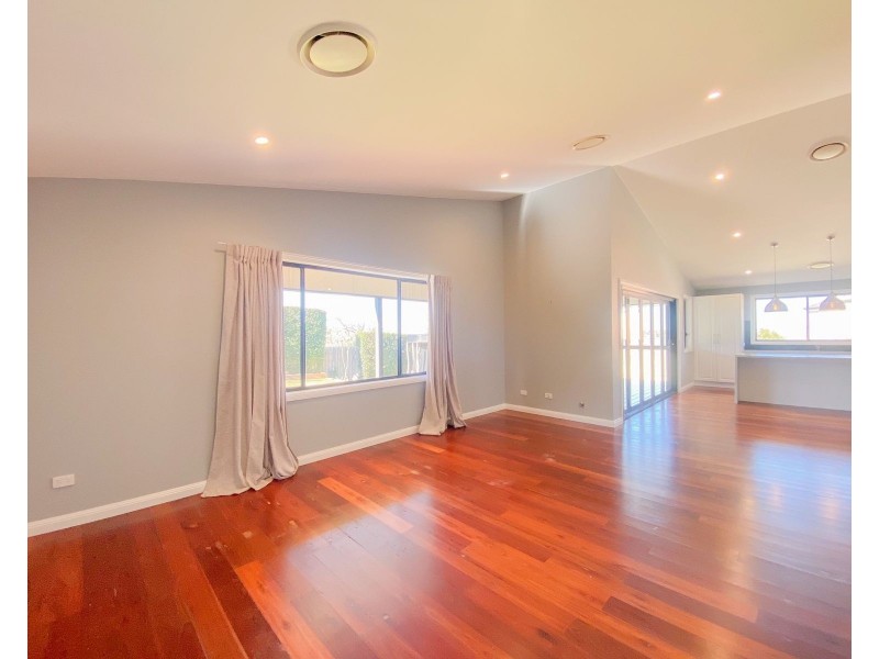 52 April Circuit, Bolwarra Heights NSW 2320
