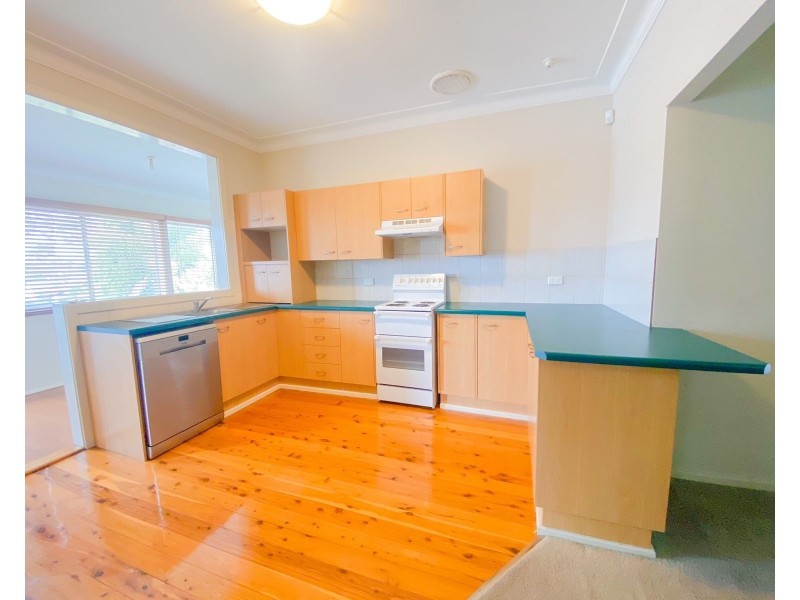 15 Crisp Avenue, Rutherford NSW 2320
