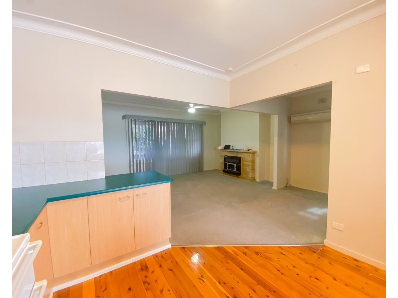 15 Crisp Avenue, Rutherford NSW 2320