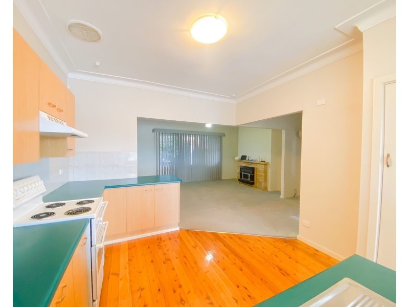 15 Crisp Avenue, Rutherford NSW 2320