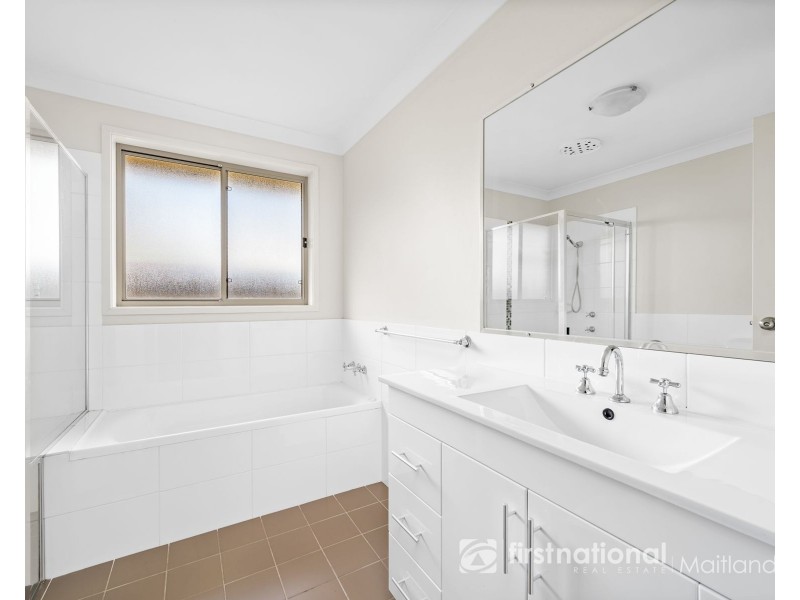 9 Hepburn Close, Rutherford NSW 2320