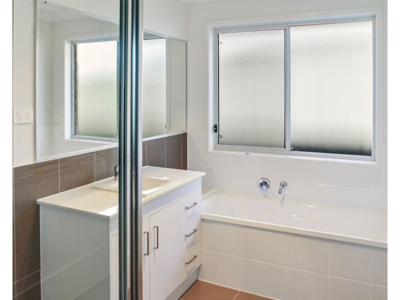 24 (1) Chestnut Avenue, Gillieston Heights NSW 2321