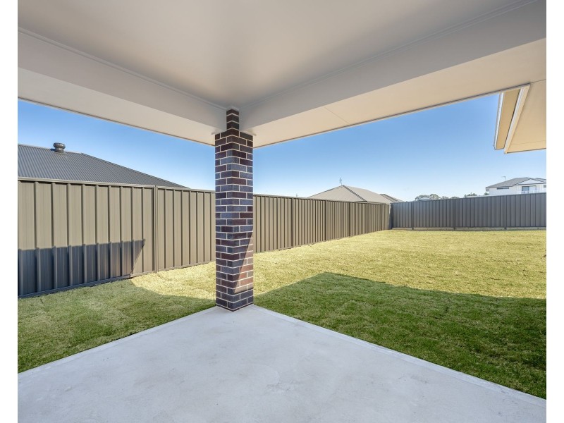 8 Troon Avenue, Heddon Greta NSW 2321