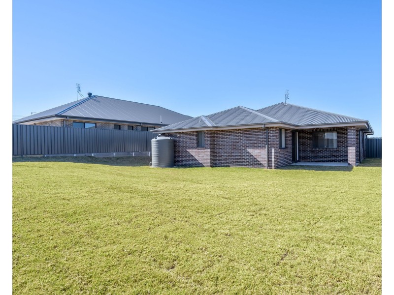 8 Troon Avenue, Heddon Greta NSW 2321