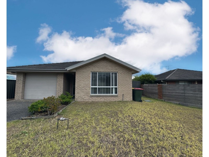 2 Aileen Close, Raworth NSW 2321