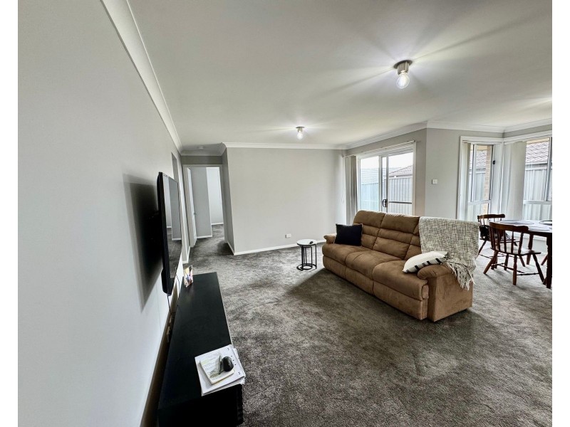 2 Aileen Close, Raworth NSW 2321