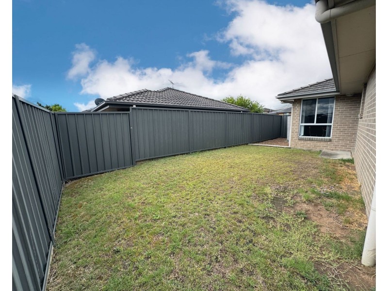 2 Aileen Close, Raworth NSW 2321