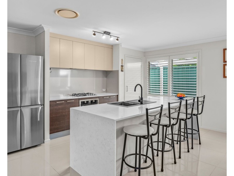 111 ABERGLASSLYN ROAD, Rutherford NSW 2320