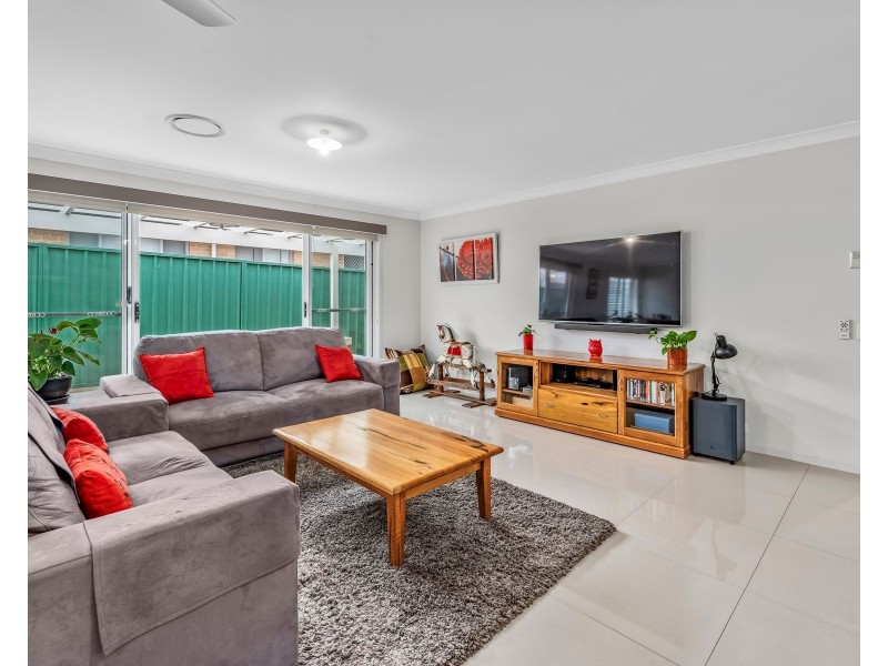 111 ABERGLASSLYN ROAD, Rutherford NSW 2320