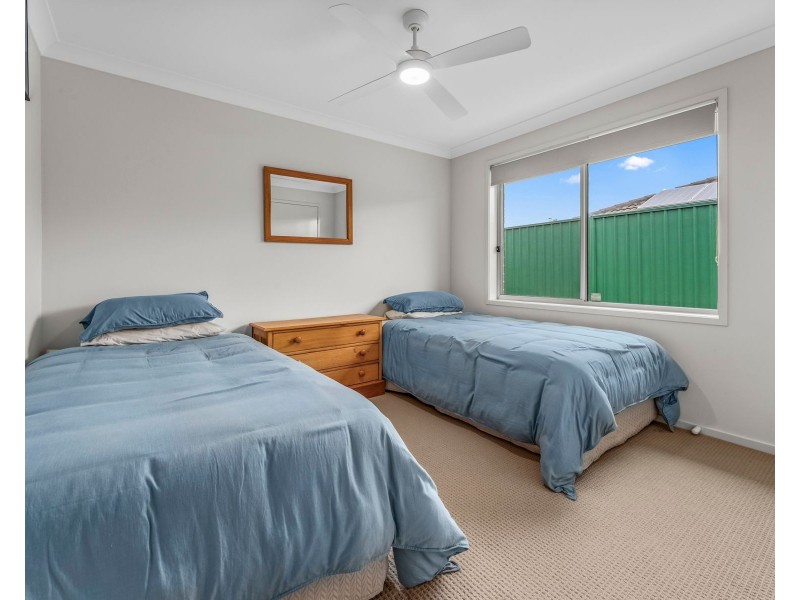 111 ABERGLASSLYN ROAD, Rutherford NSW 2320