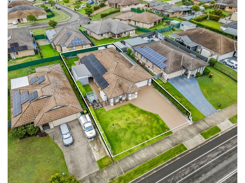 111 ABERGLASSLYN ROAD, Rutherford NSW 2320