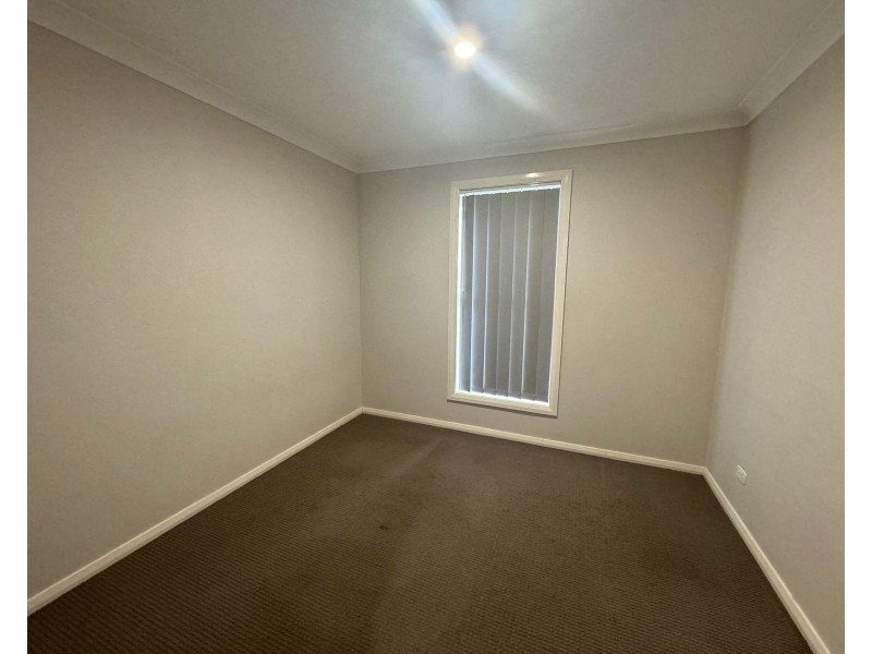 1/13 Fourth Avenue, Rutherford NSW 2320
