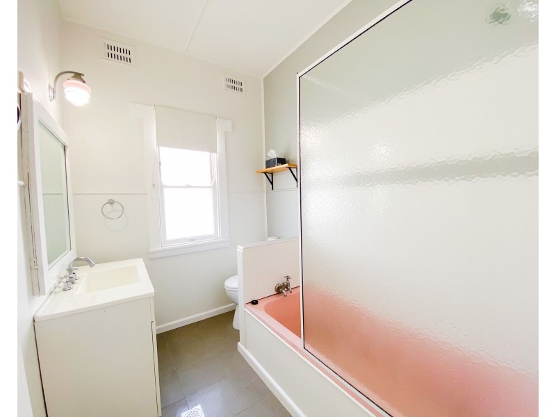 8 Queen Street, Rutherford NSW 2320