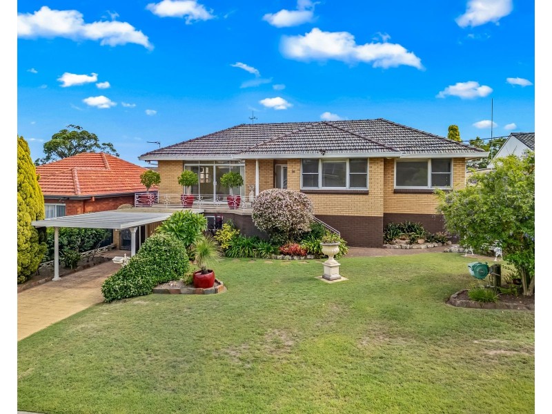 16 Compton Street, Rutherford NSW 2320