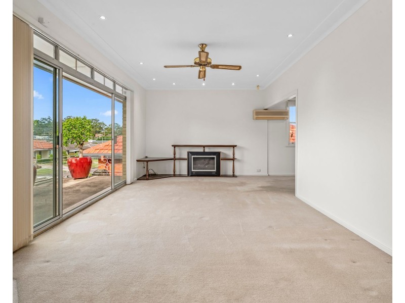 16 Compton Street, Rutherford NSW 2320