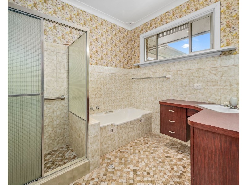 16 Compton Street, Rutherford NSW 2320