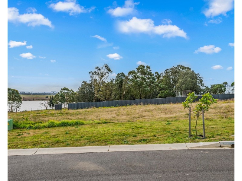 8 GOLDEN BELL CIRCUIT, Gillieston Heights NSW 2321