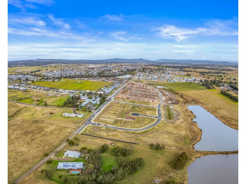 8 GOLDEN BELL CIRCUIT, Gillieston Heights NSW 2321