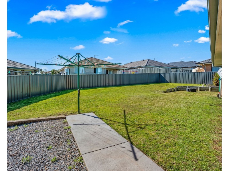 8 Millbrook Road, Cliftleigh NSW 2321
