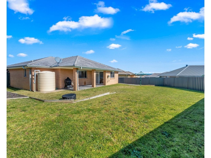 8 Millbrook Road, Cliftleigh NSW 2321