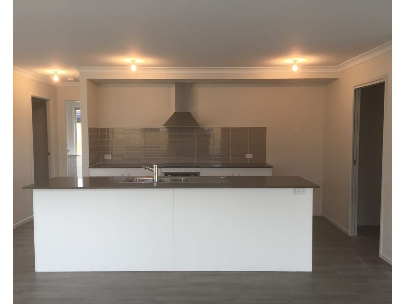 85 Awabakal Drive, Fletcher NSW 2287