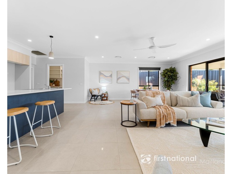 7 TOURMALINE DRIVE, Rutherford NSW 2320
