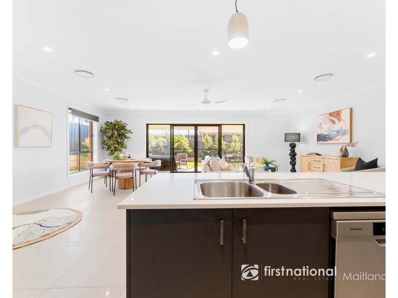 7 TOURMALINE DRIVE, Rutherford NSW 2320