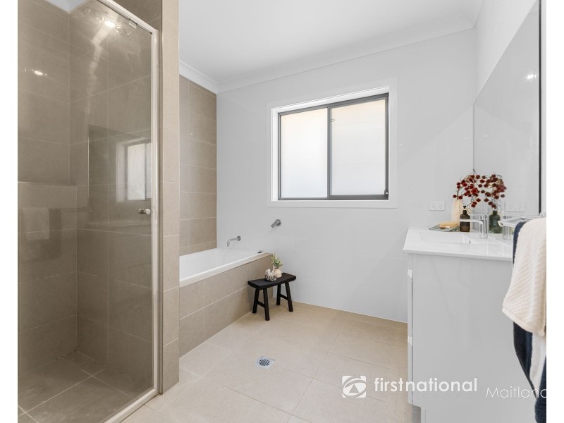 7 TOURMALINE DRIVE, Rutherford NSW 2320