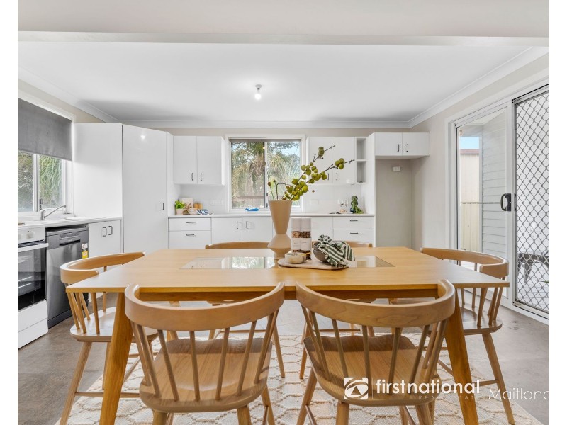 15 YOUNG STREET, Rutherford NSW 2320