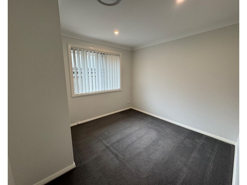 33 McKeachie Drive, Aberglasslyn NSW 2320