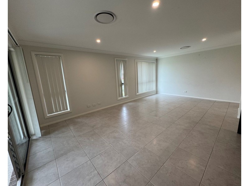 33 McKeachie Drive, Aberglasslyn NSW 2320
