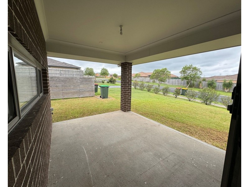 33 McKeachie Drive, Aberglasslyn NSW 2320