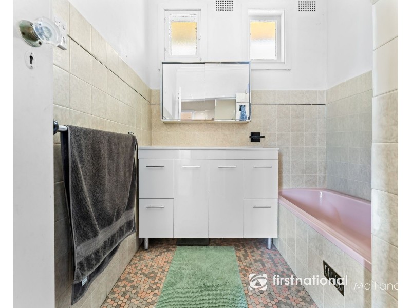 70 Porter Avenue, East Maitland NSW 2323