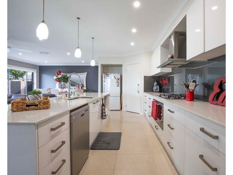 8 Grasshawk Drive, Chisholm NSW 2322