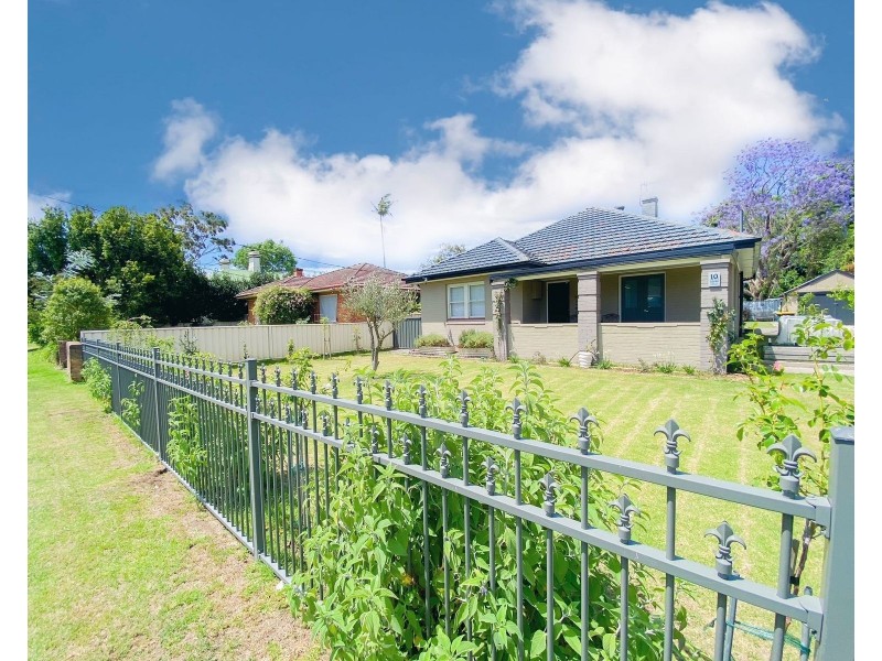 10 Robins Street, Horseshoe Bend NSW 2320