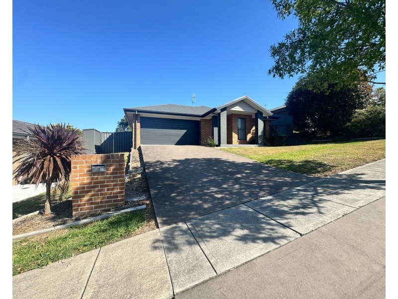 17 Polaris Avenue, Cameron Park NSW 2285