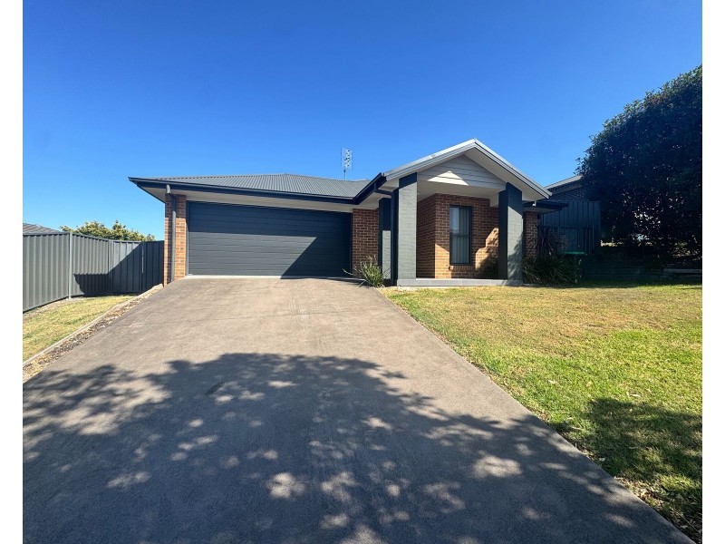 17 Polaris Avenue, Cameron Park NSW 2285