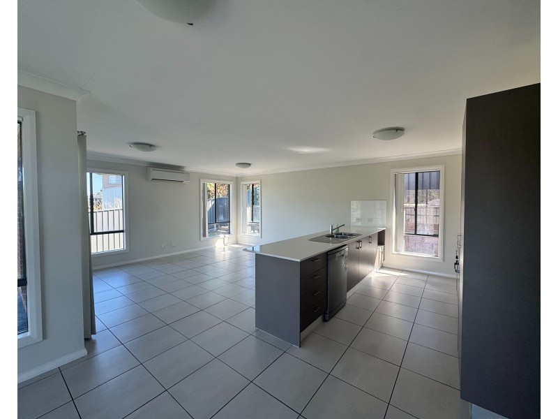 17 Polaris Avenue, Cameron Park NSW 2285