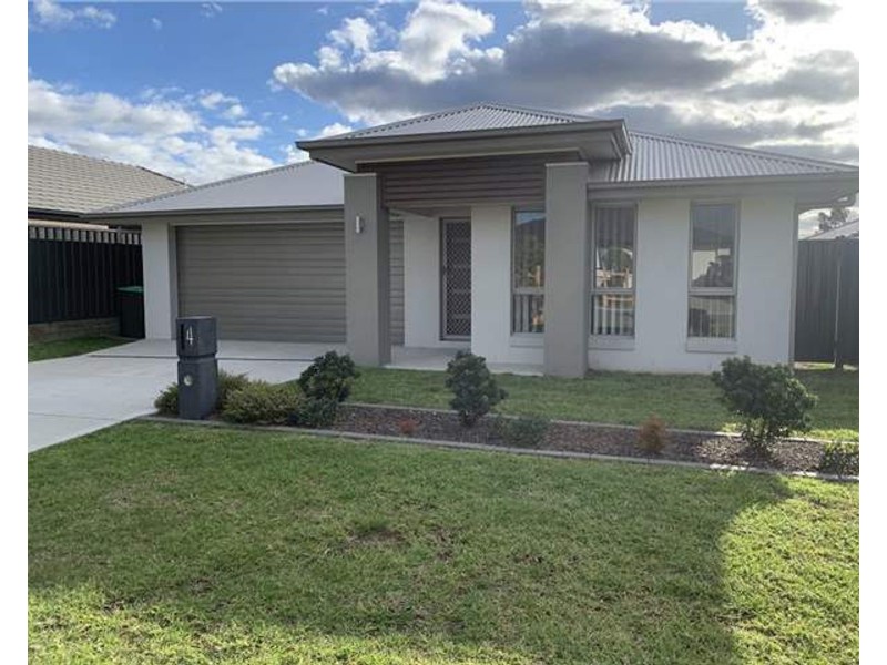 4 Arrowfield Street, Cliftleigh NSW 2321