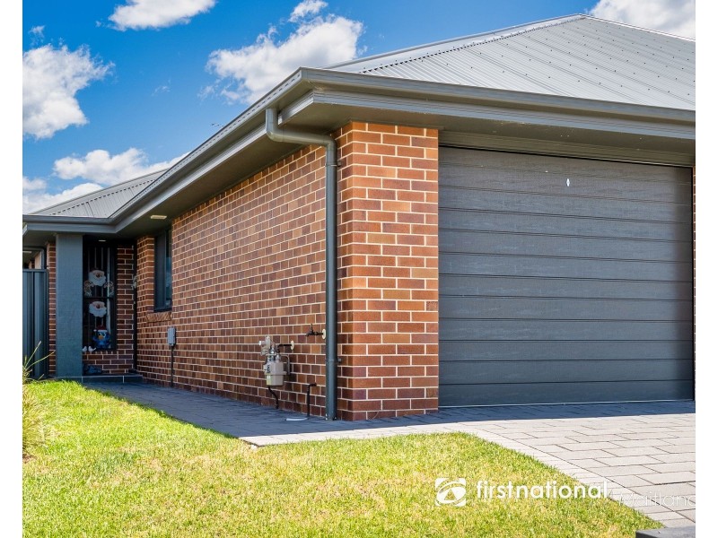 1 & 2/7 Quintero Close, Heddon Greta NSW 2321