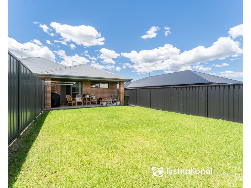 1 & 2/7 Quintero Close, Heddon Greta NSW 2321