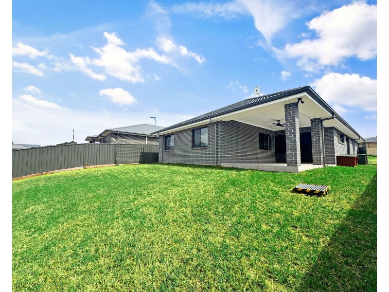 39 Birch Grove, Aberglasslyn NSW 2320