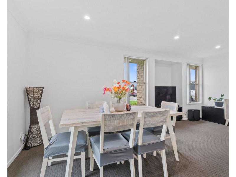 8 Ruby Road, Rutherford NSW 2320