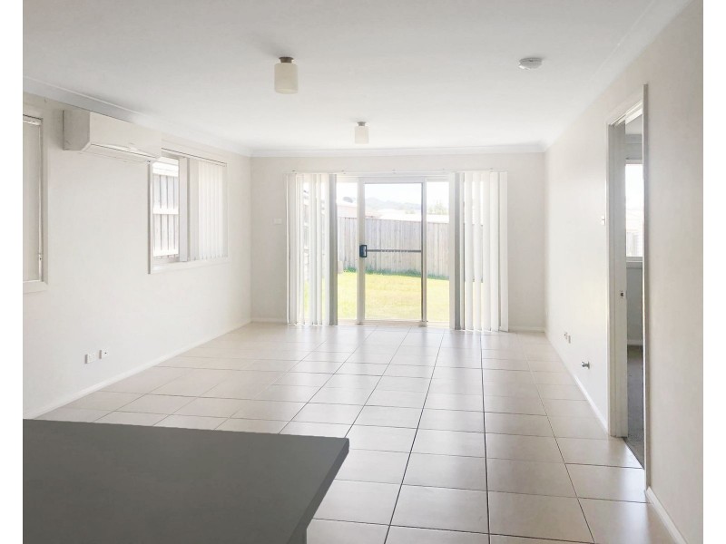 1/74 Redgum Cct, Aberglasslyn NSW 2320